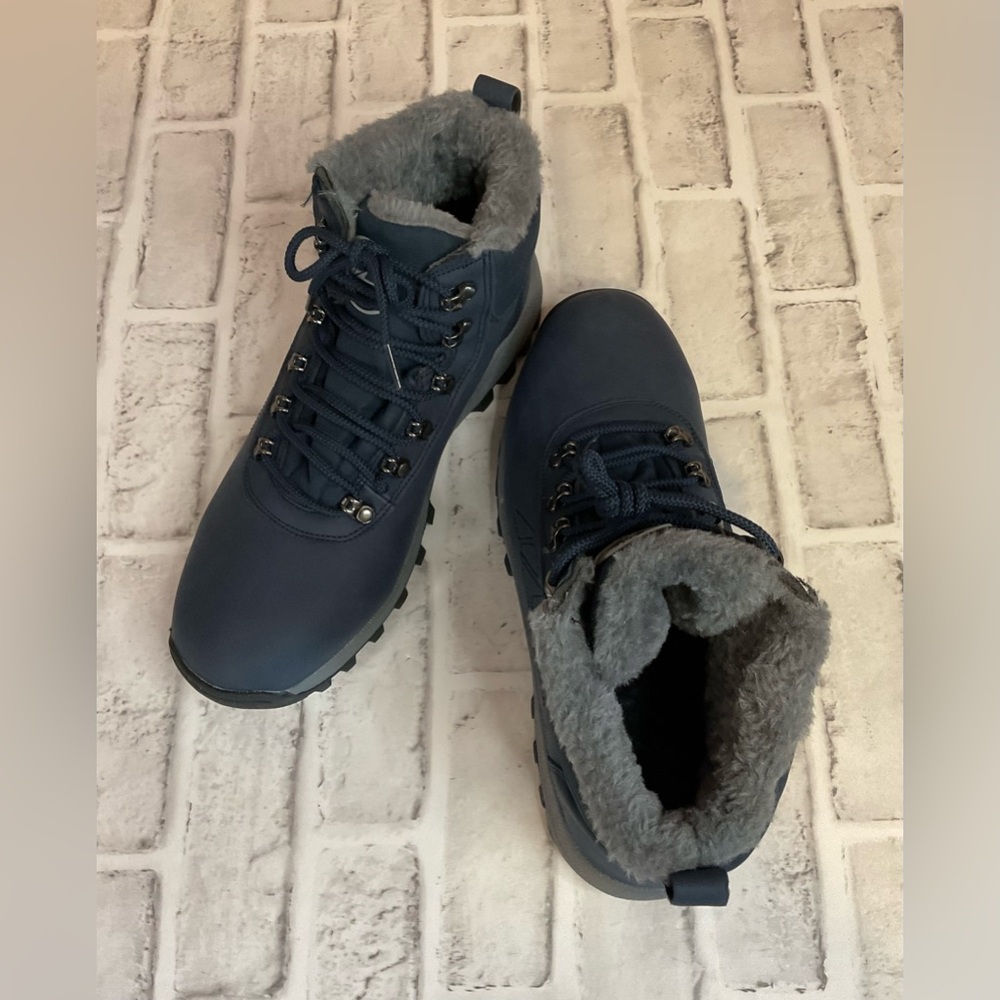 Men’s Outdoor Walking Shoes - NWOT